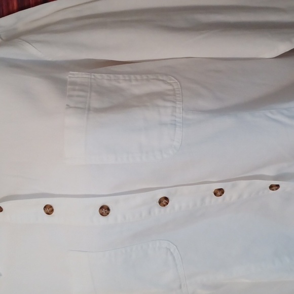 💫White Button-Up Shirt With Pockets - Picture 5 of 9